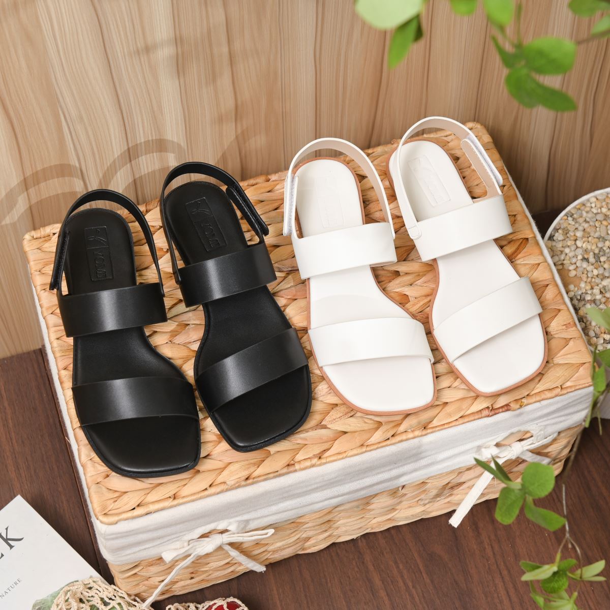 Sandal nữ đế 3 phân SY0700H màu trắng và đen phong cách tối giản, quai bản to chắc chắn, đế nhẹ êm chân